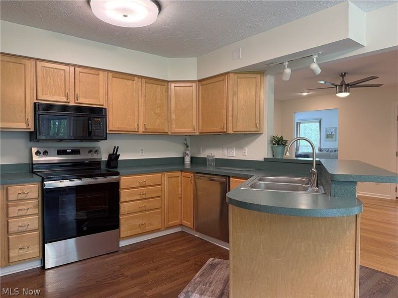 9109 Lake In The Woods Trail, Chagrin Falls, OH 44023 Photo 8