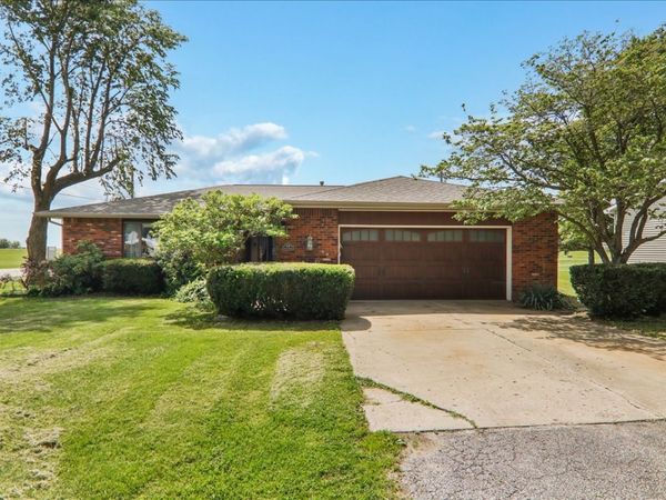 209 N Birch Street , Maroa, IL 61756