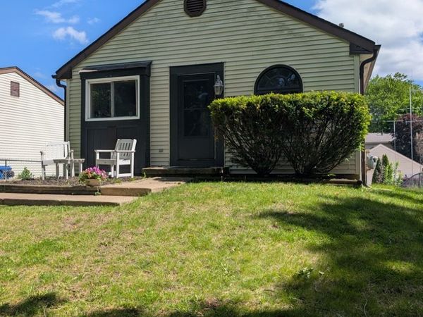 904 Britta Lane , Geneva, IL 60134