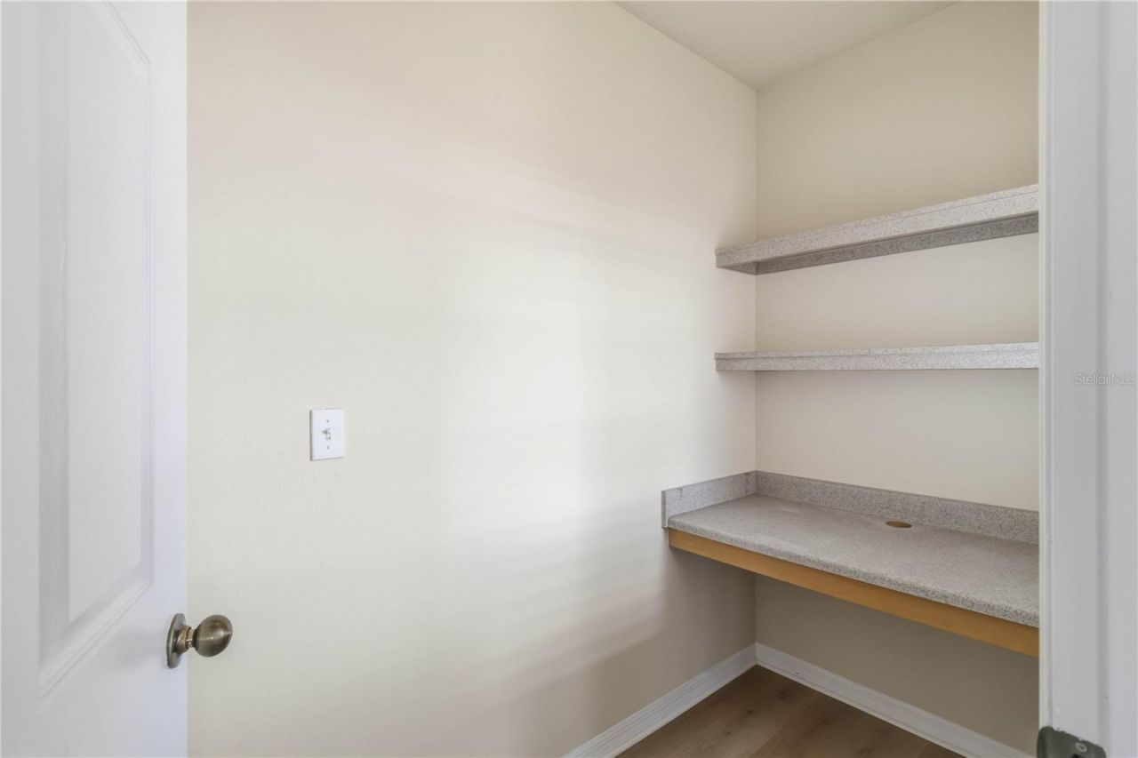 1025 Villagio Circle, Unit 204, Sarasota, FL 34237 Photo