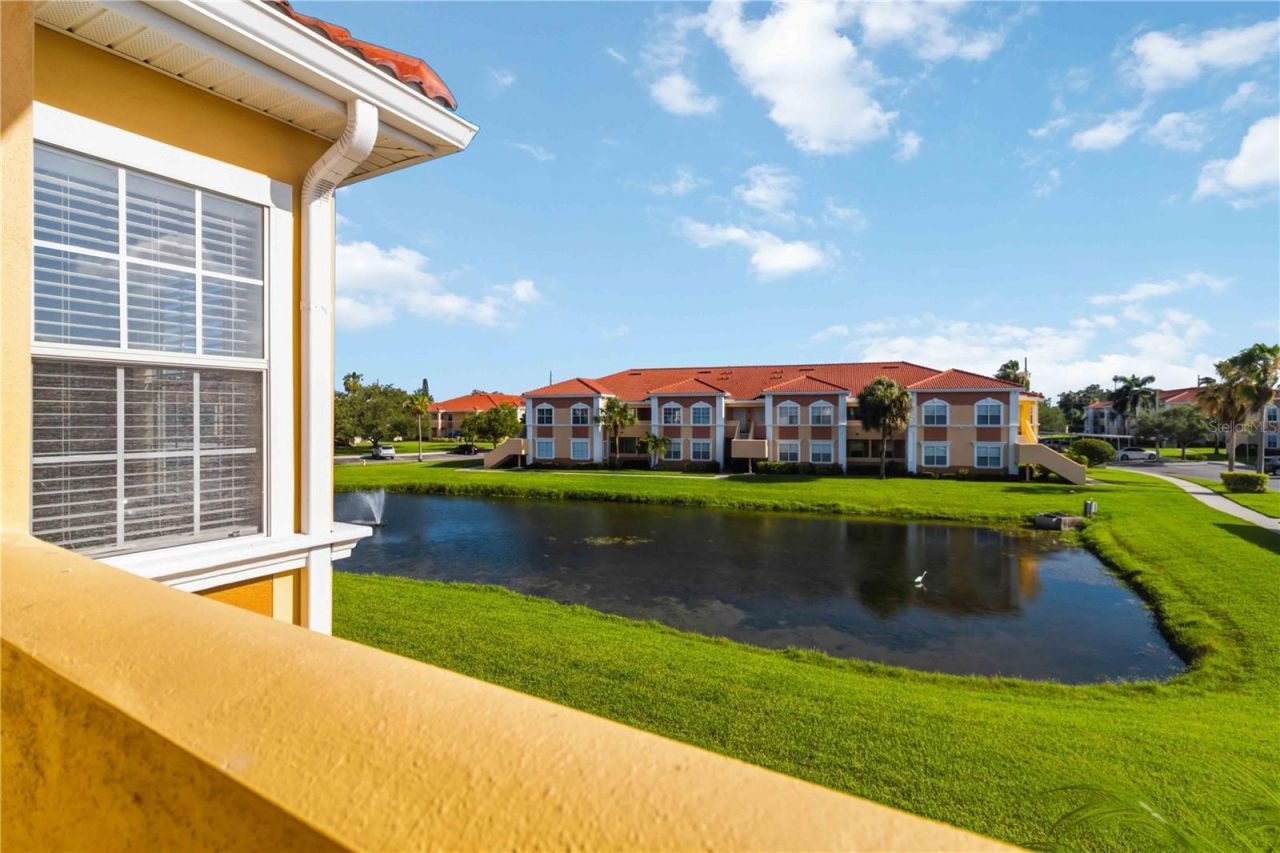 1025 Villagio Circle, Unit 204, Sarasota, FL 34237 Photo