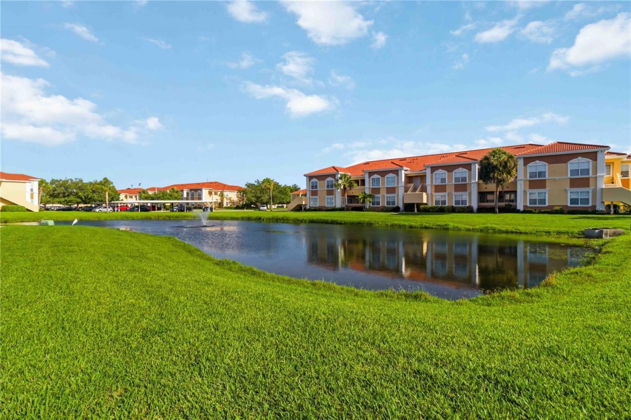 1025 Villagio Circle, Unit 204, Sarasota, FL 34237 Photo