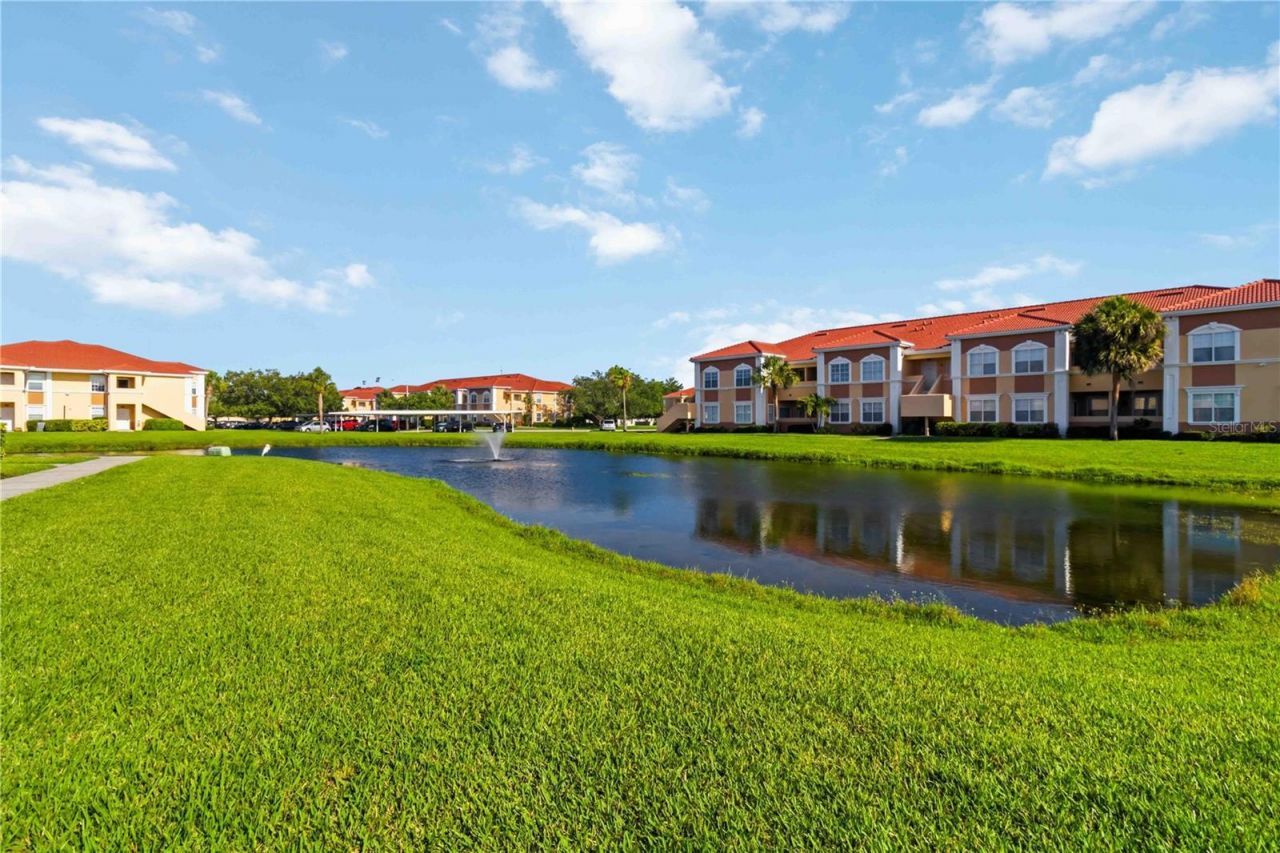1025 Villagio Circle, Unit 204, Sarasota, FL 34237 Photo