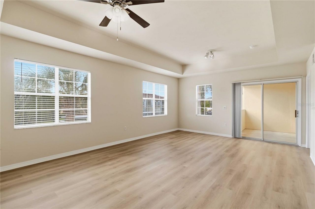 1025 Villagio Circle, Unit 204, Sarasota, FL 34237 Photo
