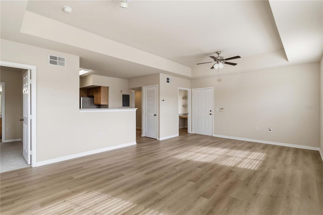 1025 Villagio Circle, Unit 204, Sarasota, FL 34237 Photo