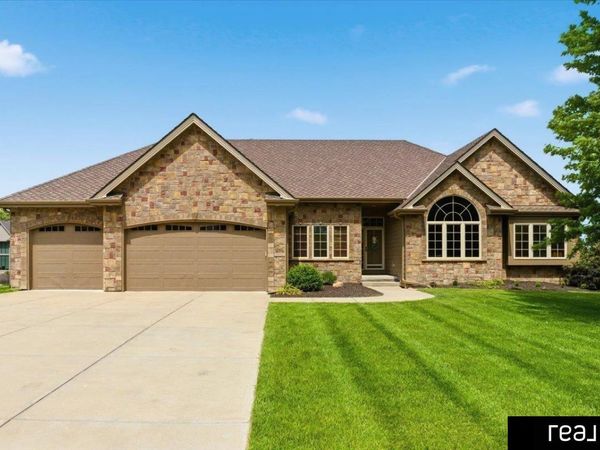 16378 Cheyenne Road, Omaha, NE 68136