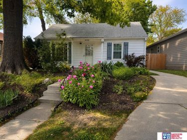 4230 Y Street , Lincoln, NE 68503