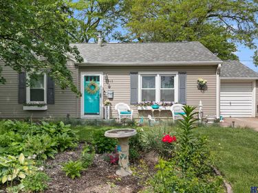 2945 S 42nd Street , Lincoln, NE 68506