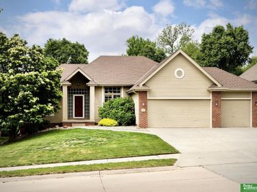 5109 Timberridge Drive, Papillion, NE 68153