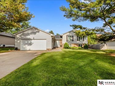 3809 N 206th Street , Omaha, NE 68022