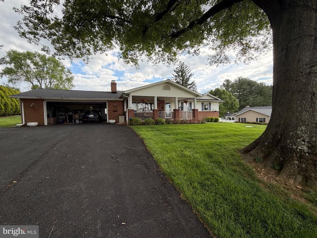 11 W Obrecht Road, Sykesville, MD 21784 Main Photo