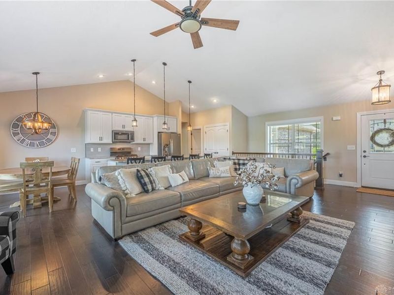 17 Louise Drive, Springboro, OH 45066 Photo 6