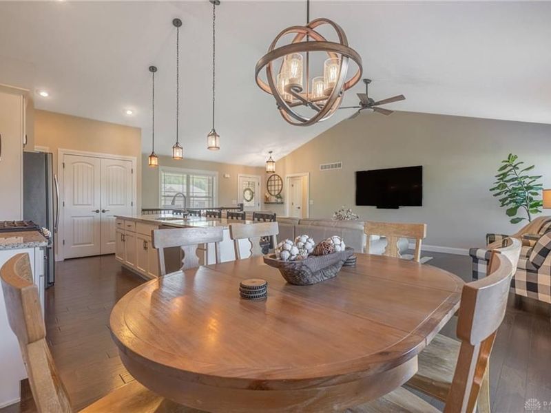 17 Louise Drive, Springboro, OH 45066 Photo 9