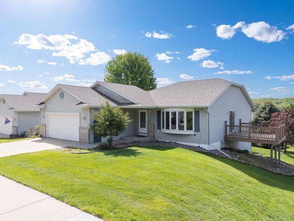4524 Meadow Lakes Drive NW, Rochester, MN 55901