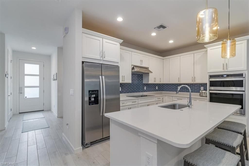 13021 Pembroke Dr, Naples, FL 34105 Photo