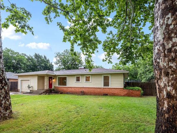 421 S 1st Street, Krum, TX 76249