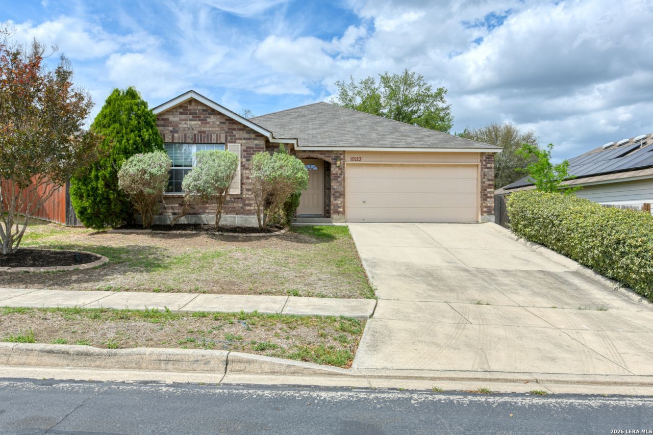 10123 Colt Xing, Converse, TX 78109 Main Photo