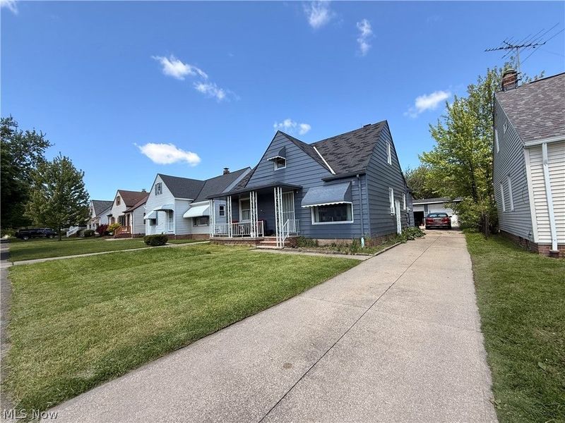 13701 Maple Leaf Drive, Garfield Heights, OH 44125 Photo 2