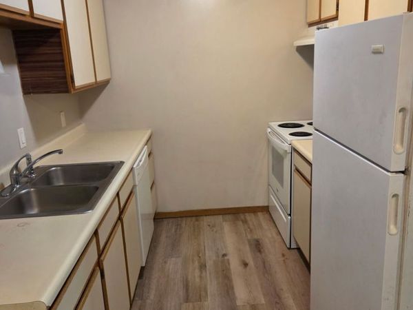 2416 Park Avenue , Unit 14, Muscatine, IA 52761