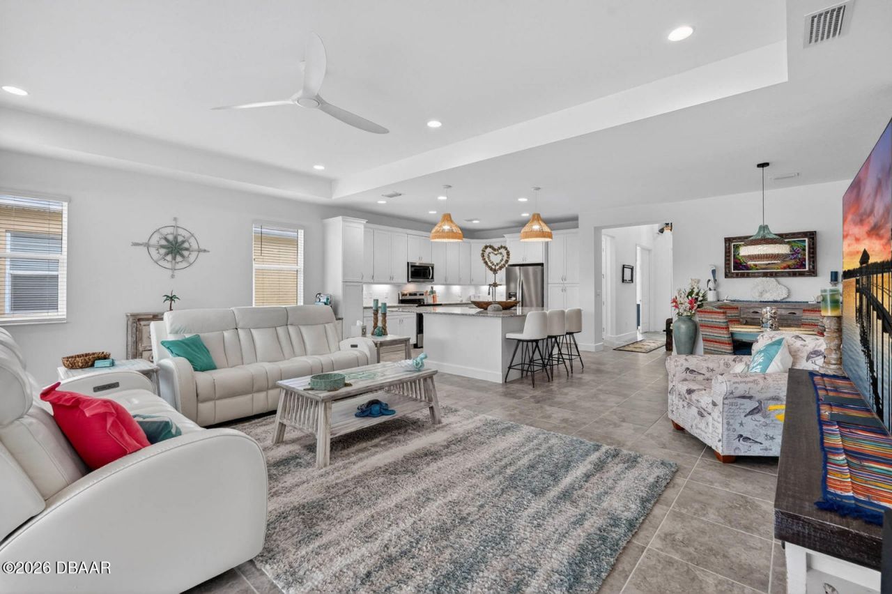 768 Margaritaville Avenue, Daytona Beach, FL 32124 Photo