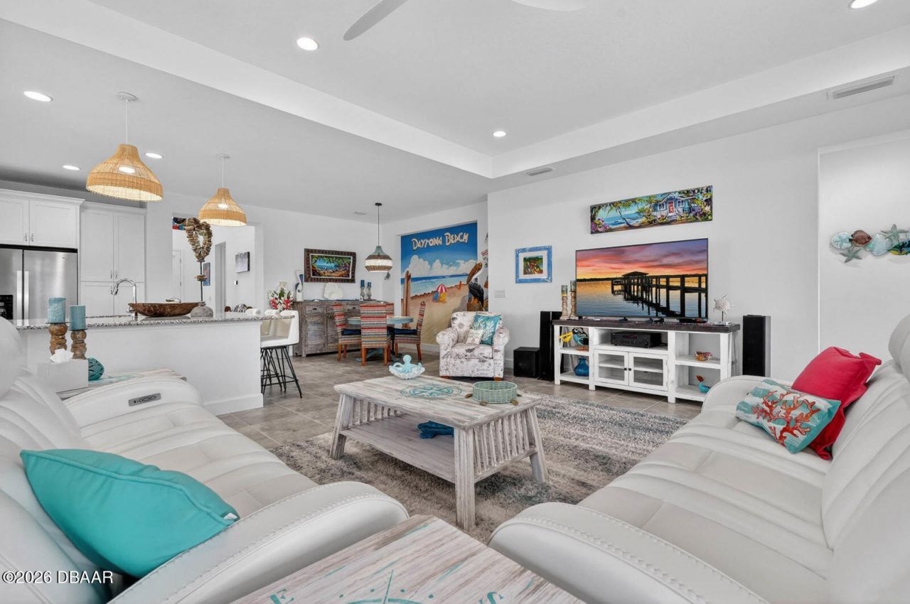 768 Margaritaville Avenue, Daytona Beach, FL 32124 Photo
