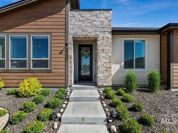 8390 W Meltwater Ln, Eagle, ID 83616