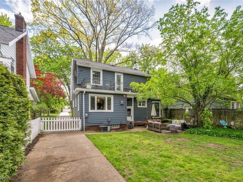 202 Kenilworth Drive, Akron, OH 44313 Photo 3