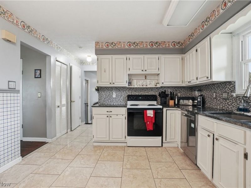36515 Starboard Drive, Eastlake, OH 44095 Photo 8