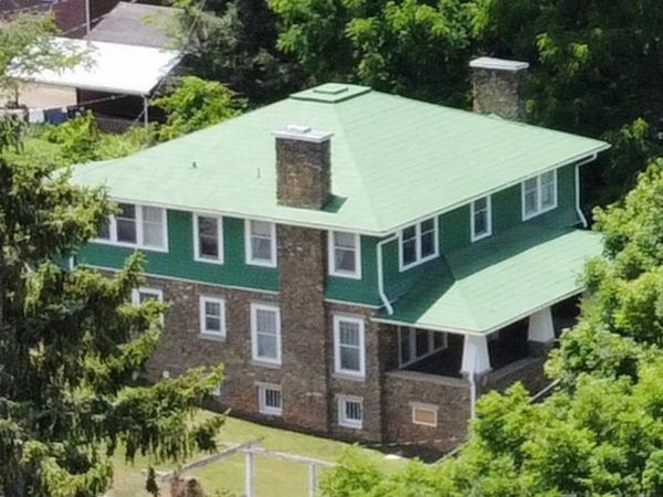 131 Church Street , Waynesville, NC 28786