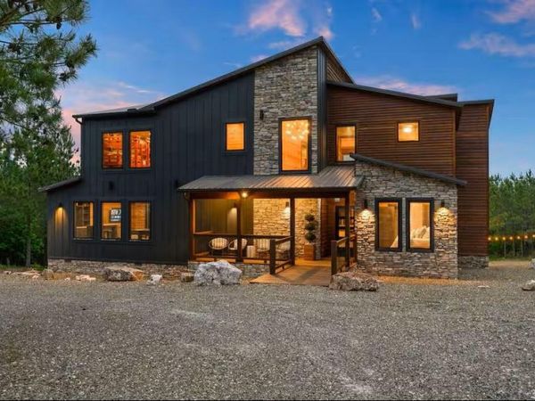 1808 Pine Hills Road, Broken Bow, OK 74728
