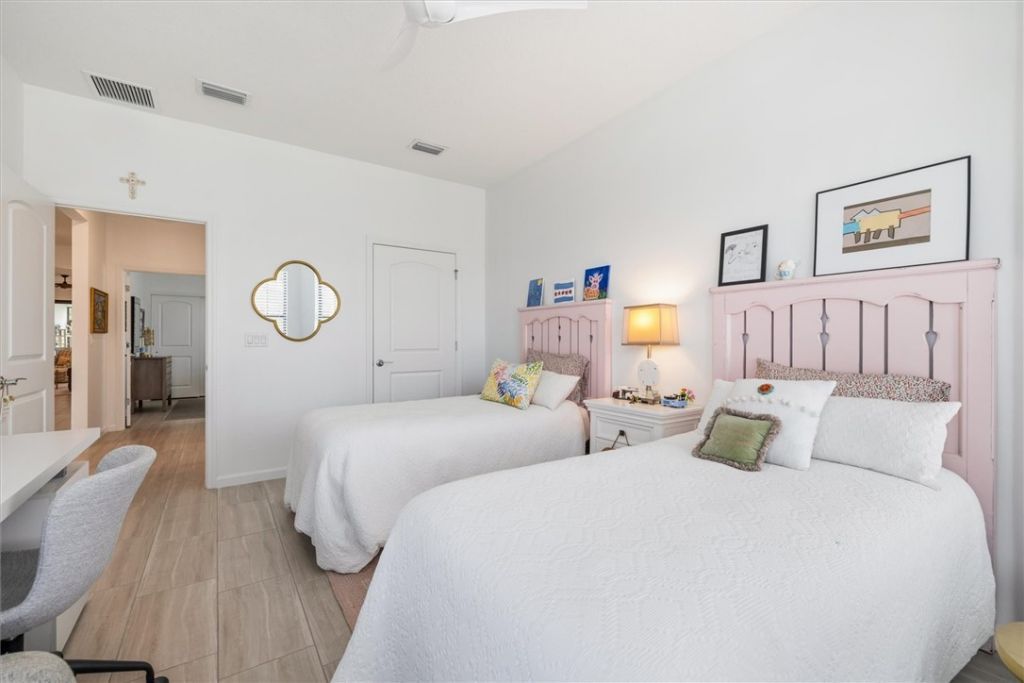 5048 Monroe Circle, Vero Beach, FL 32967 Photo