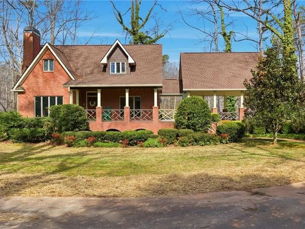 151 Ivy Street , Demorest, GA 30535