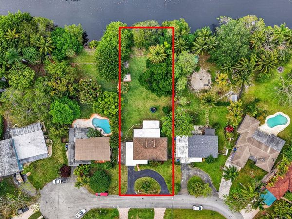 633 NW 30th Street, Wilton Manors, FL 33311