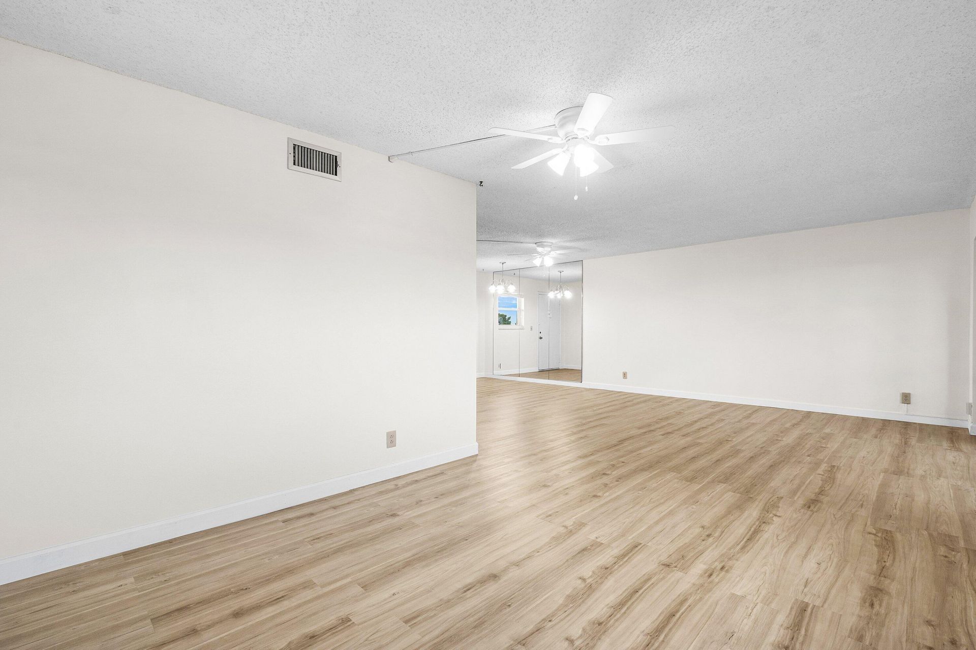 725 Lori Drive, Unit 410, Palm Springs, FL 33461 Photo