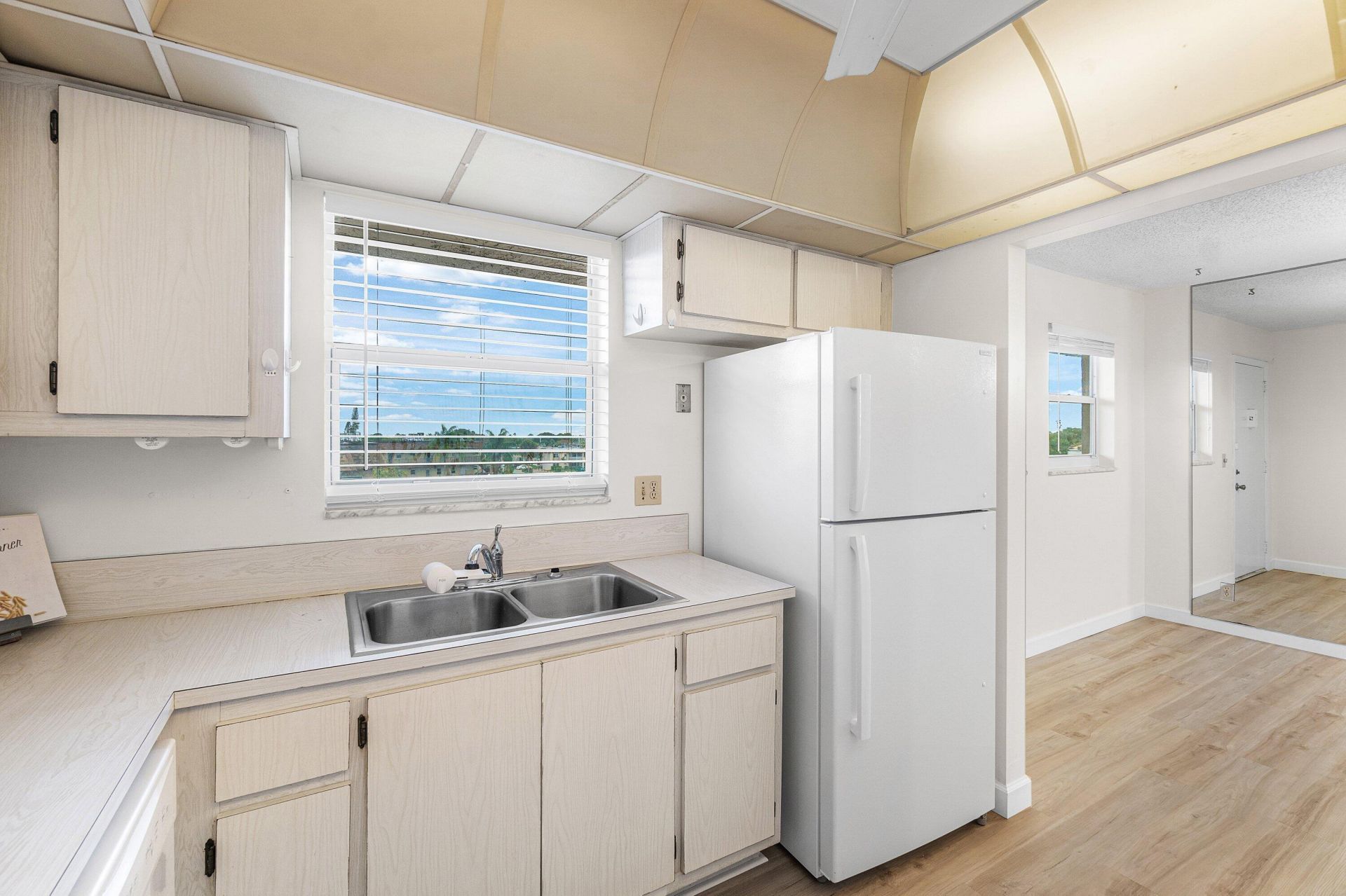 725 Lori Drive, Unit 410, Palm Springs, FL 33461 Photo