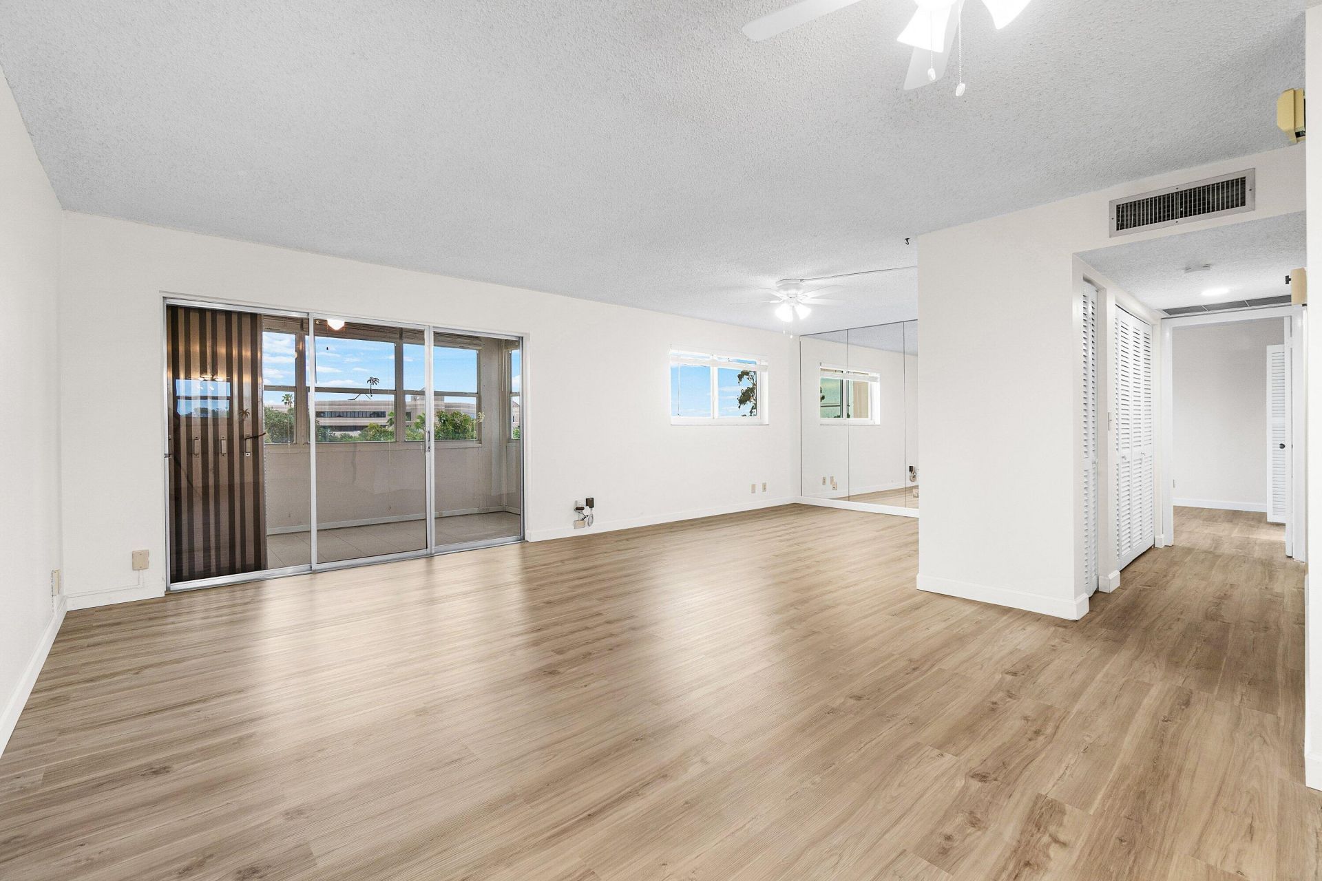 725 Lori Drive, Unit 410, Palm Springs, FL 33461 Photo