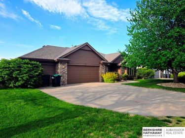 20724 Sequoia Street , Omaha, NE 68022