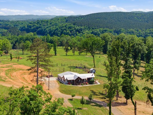 181 County Road 5 , Calhoun, TN 37309