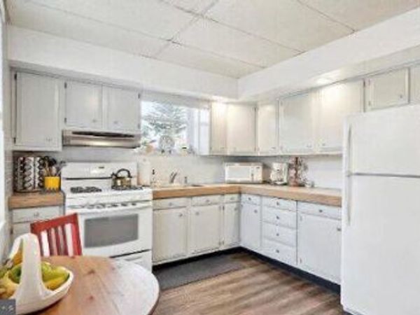 292 N WYCOMBE AVENUE , Unit 2, LANSDOWNE, PA 19050