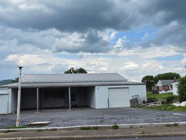 214 E NORTH STREET, MCCONNELLSBURG, PA 17233