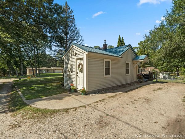 14758 152nd Avenue, Grand Haven, MI 49417