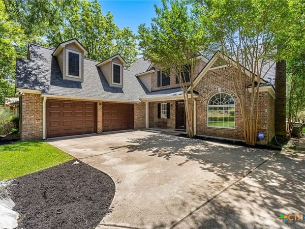 2815 Chisholm Trail , Salado, TX 76571