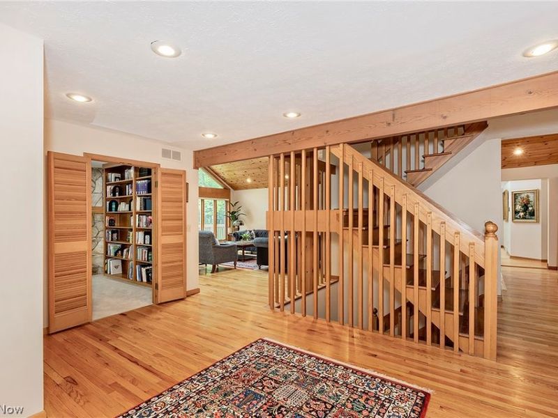2626 Fairwood Drive , Pepper Pike, OH 44124 Photo 4