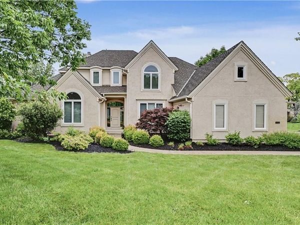 5802 W 140th Terrace, Overland Park, KS 66223
