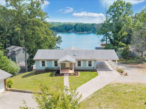 3222 Lakewood Forest RD , Moneta, VA 24121