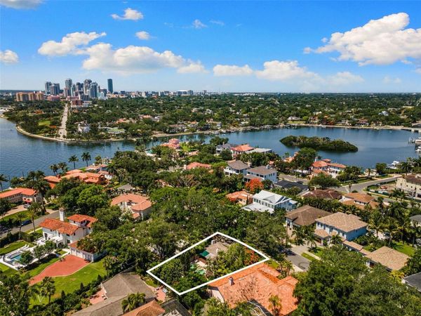 135 ARANDA STREET NE, ST PETERSBURG, FL 33704