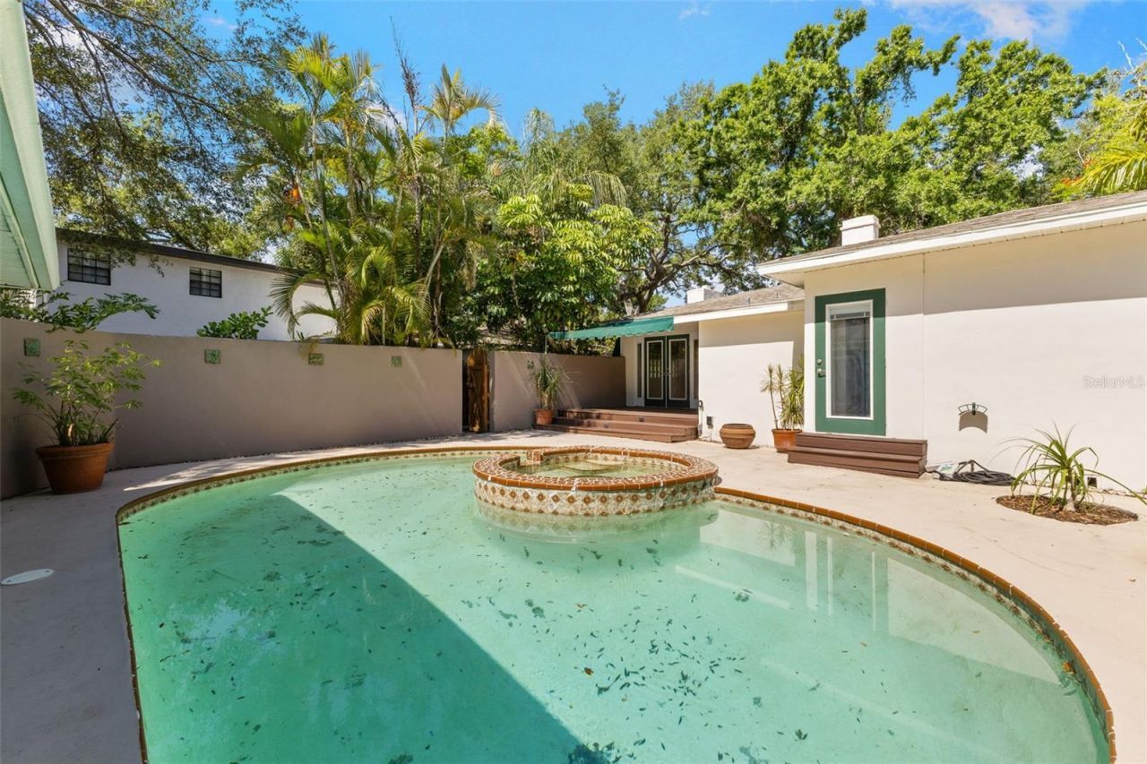 135 Aranda Street Ne, Saint Petersburg, FL 33704 Photo