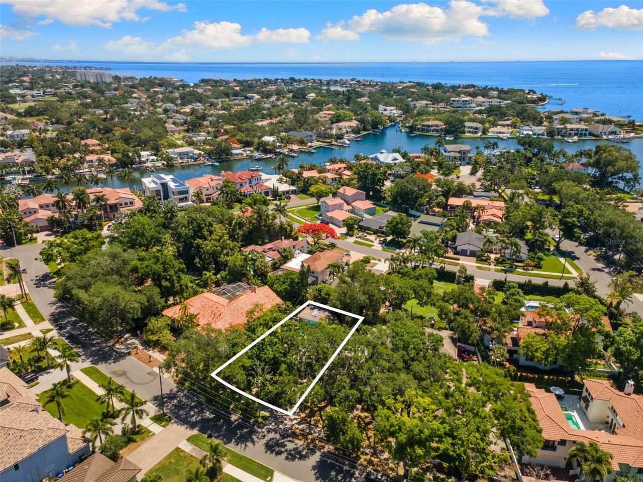 135 Aranda Street Ne, Saint Petersburg, FL 33704 Photo