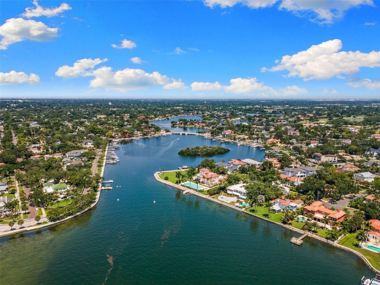 135 Aranda Street Ne, Saint Petersburg, FL 33704 Photo