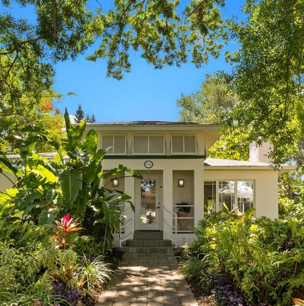 135 Aranda Street Ne, Saint Petersburg, FL 33704 Photo